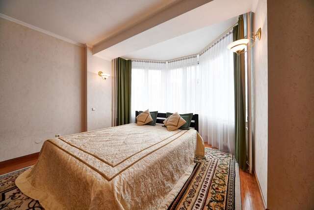 Апартаменты 3 Bedroom apartment Tymoshenko street 29 Киев-5